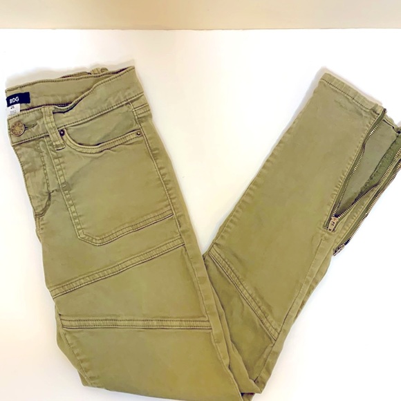 BDG | Moss Green Straight Moto Jeans | Skinny | Bottom Leg Zippers Size 26 - Picture 1 of 11